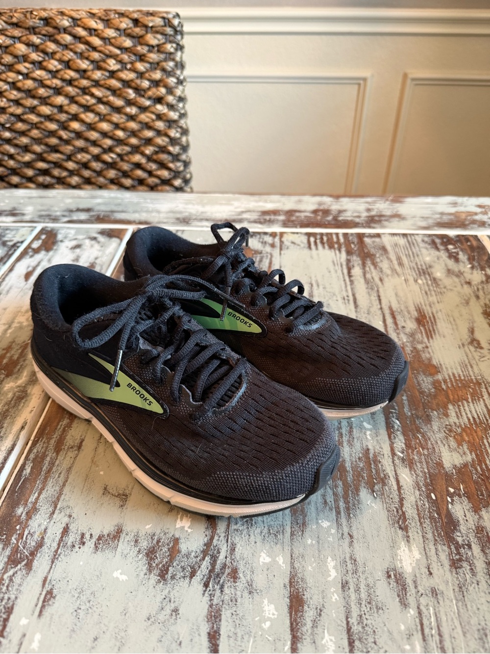 Brooks Black Athletic shoes size 7.5
